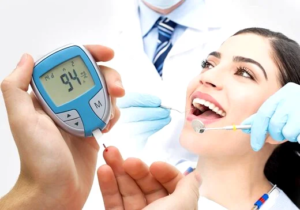 دیابت چیست و چرا روی دهان و دندان اثر می‌گذارد؟